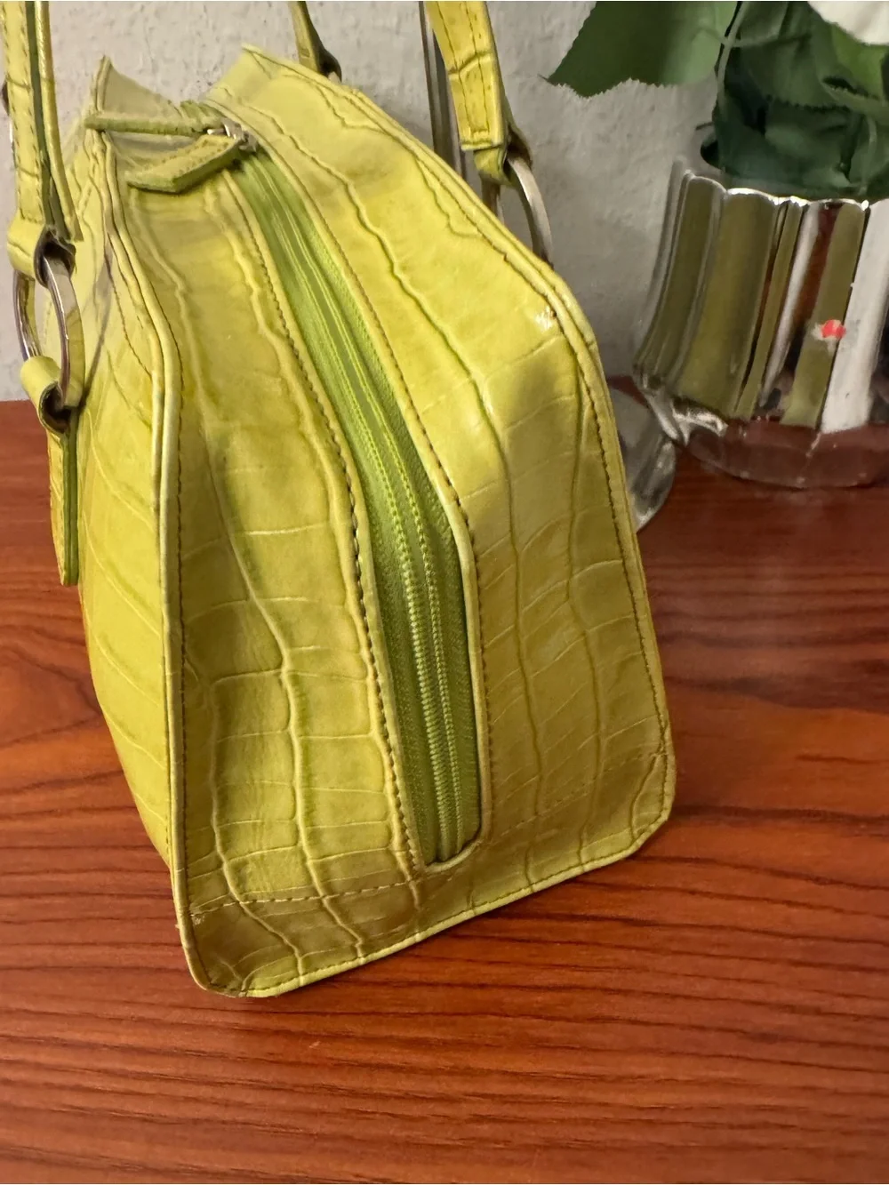 Vintage Guess Croc-Embossed Shoulder Bag in Lime